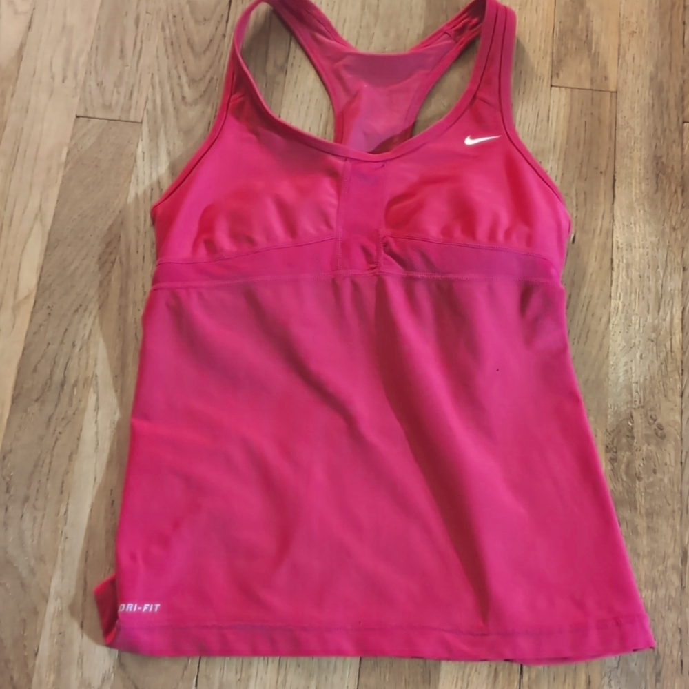 Dri-Fit Nike Women's Athletic Top size M